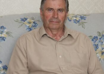 Отец прожил с нами 15 лет, а с новой семьёй