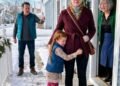 Родители выгнали дочь с внучкой в метель, не подозревая, что правда уже собрана в одной папке