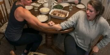 Сестра сломала мне руку за семейным ужином, но на этот раз родители не смогли скрыть правду